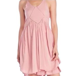 NWT Women’s Romeo & Juliet Couture Halter Mini Dress Rose Tan Pink Medium